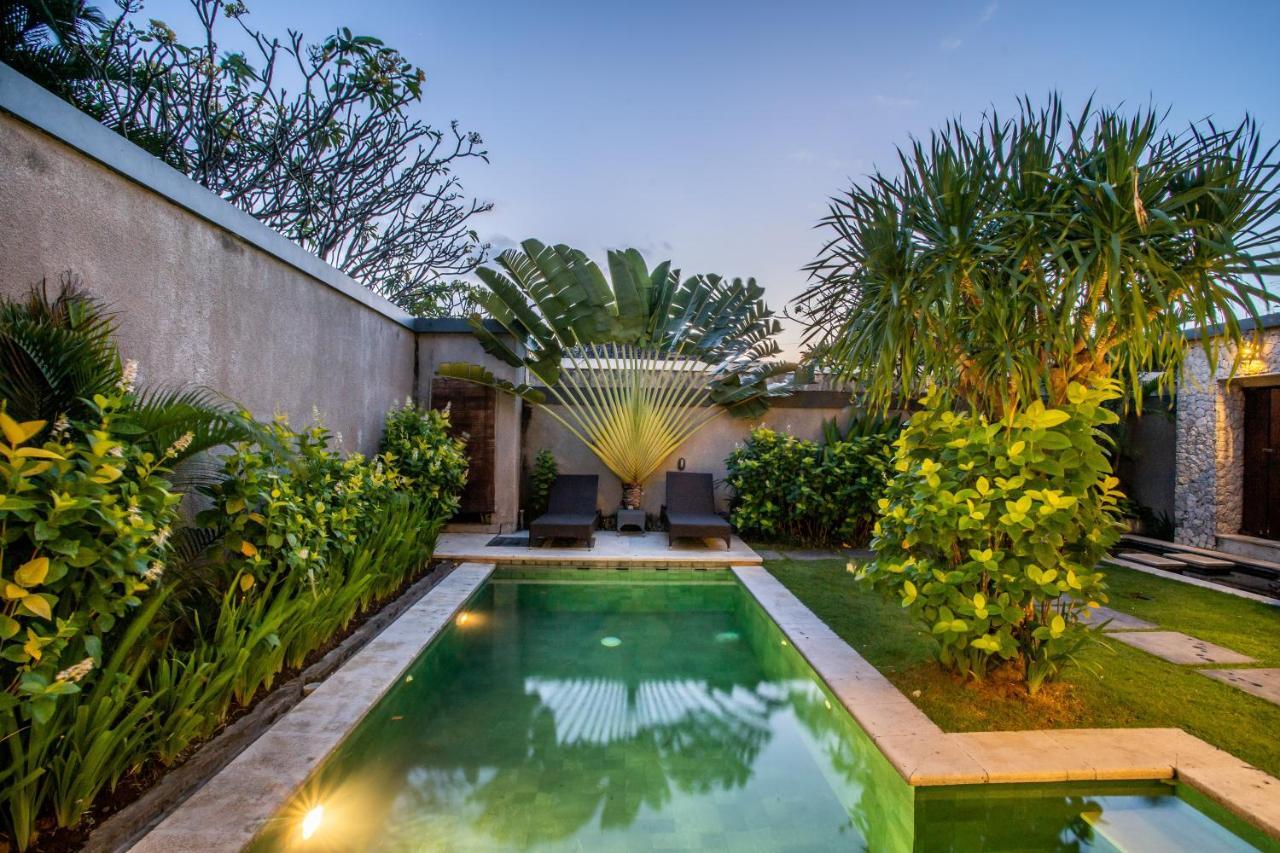 Villa Nadya Seminyak  Exterior photo
